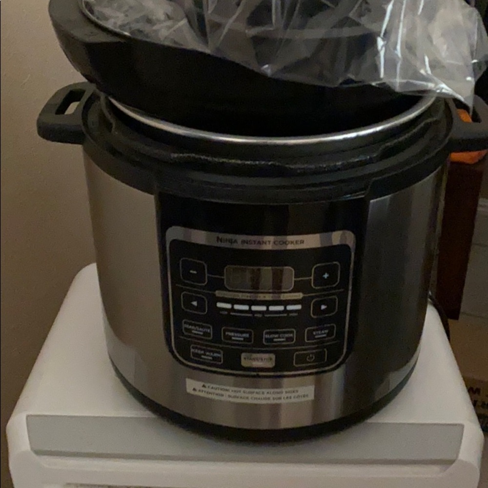 Pressure cooker